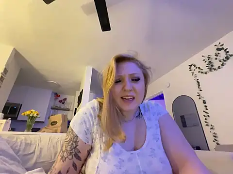 blonde  baby online show from May 12, 8:21 am