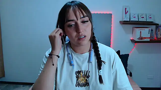 Snapshot of anyela_bubble18 chatting on June 27, 4:18 am anyela bubble18 online show from June 27, 4:18 am