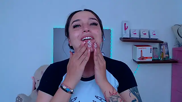 Snapshot of anyela_bubble18 chatting on July 14, 9:10 pm anyela bubble18 online show from July 14, 9:10 pm
