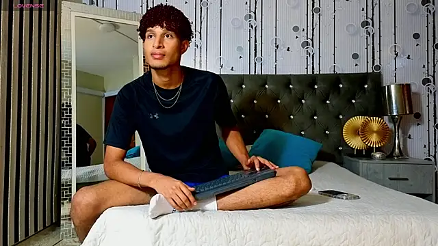 Alex Bloom online show from May 19, 7:21 pm