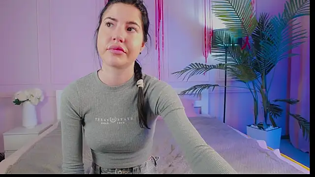 Emily xoo online show from May 29, 8:15 pm