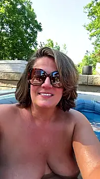 Snapshot of Madamebeton chatting on July 10, 9:15 pm Madamebeton online show from July 10, 9:15 pm
