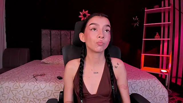 MelCherry online show from July 12, 5:41 am