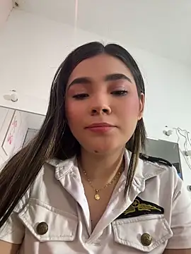Mia Rodriguezz  online show from May 17, 3:17 am