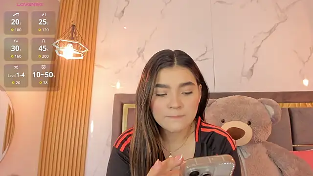 Mia Rodriguezz  online show from June 18, 3:38 am