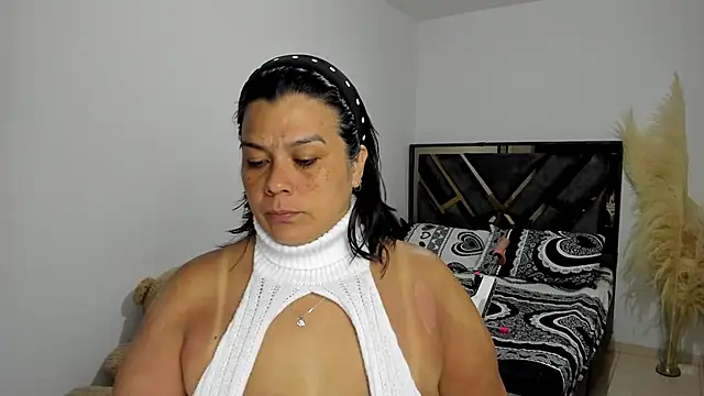 Martina Foxy01 online show from May 3, 11:15 am