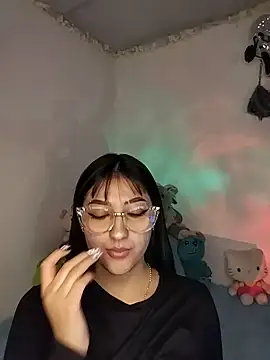 Kiara Mirage online show from May 19, 12:04 am