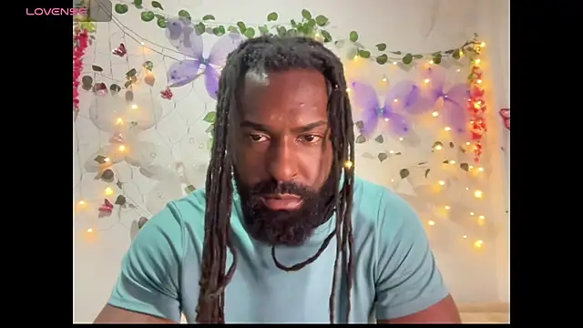 GuapoLivee online show from May 2, 1:11 am