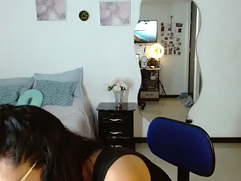 Obsidianlove1 online show from June 19, 1:33 am