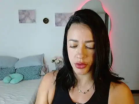 Obsidianlove1 online show from June 22, 1:11 am