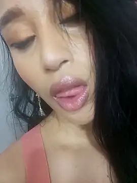 Snapshot of mayteexotic chatting on May 4, 2:09 pm mayteexotic online show from May 4, 2:09 pm
