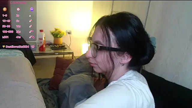 Snapshot of MeganTB chatting on May 29, 6:14 pm MeganTB online show from May 29, 6:14 pm
