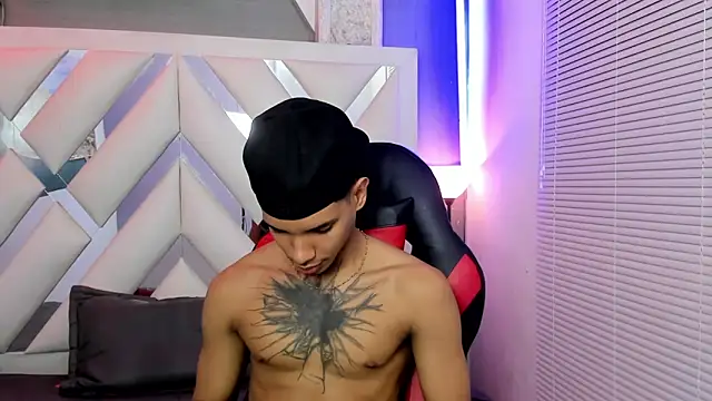 kai storm77 online show from May 30, 3:35 am