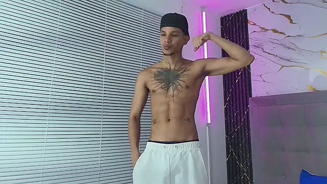 kai storm77 online show from June 25, 3:37 am