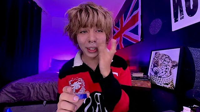 Aronn 44 online show from June 11, 1:19 pm