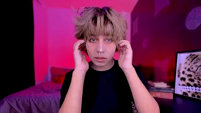 Aronn 44 online show from May 26, 1:26 am