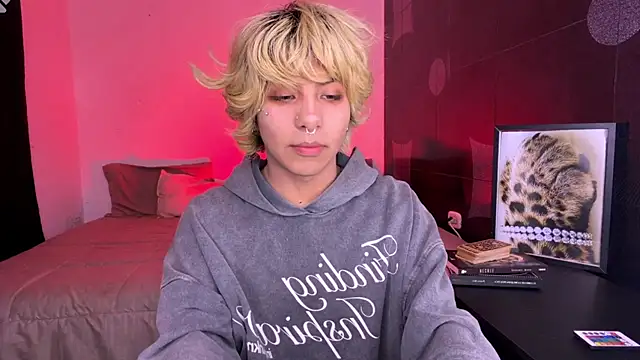 Aronn 44 online show from May 15, 1:47 am