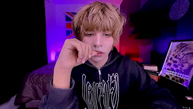 Aronn 44 online show from June 16, 1:38 am