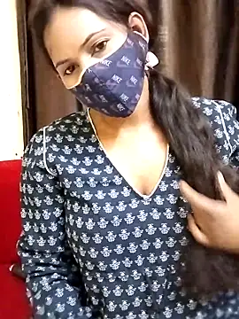 Snapshot of Roji_bha chatting on May 9, 4:16 am Roji bha online show from May 9, 4:16 am