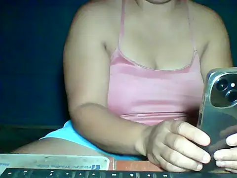 MommyKaye30 online show from May 17, 8:09 pm