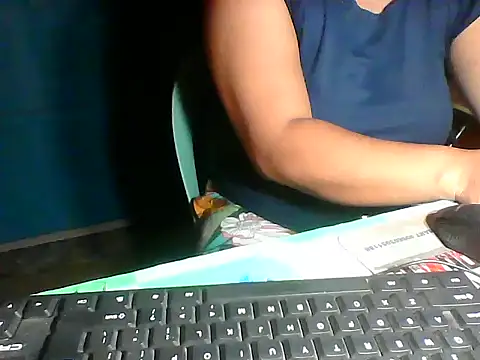 MommyKaye30 online show from May 27, 7:10 pm