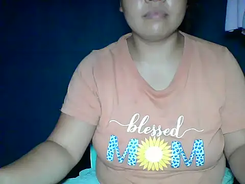 MommyKaye30 online show from May 22, 6:17 pm