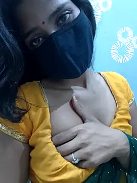 Snapshot of Hot_Candy77 chatting on May 23, 8:46 am Hot Candy77 online show from May 23, 8:46 am