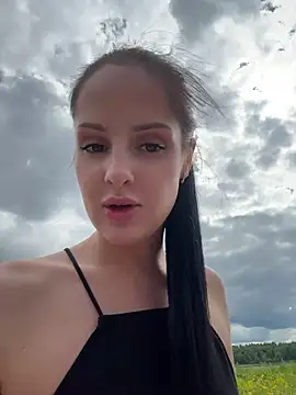 Evaryn online show from June 3, 10:38 am