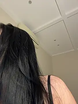 Evaryn online show from June 1, 9:14 pm