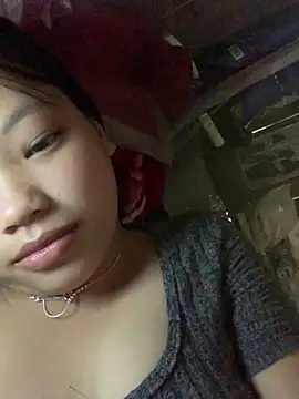 Snapshot of Cham-py chatting on May 5, 8:39 am Cham-py online show from May 5, 8:39 am