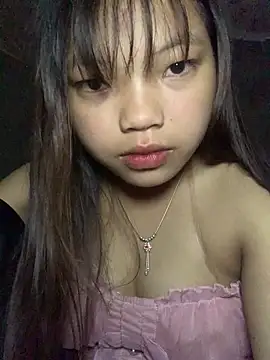 Snapshot of Cham-py chatting on May 11, 1:51 am Cham-py online show from May 11, 1:51 am