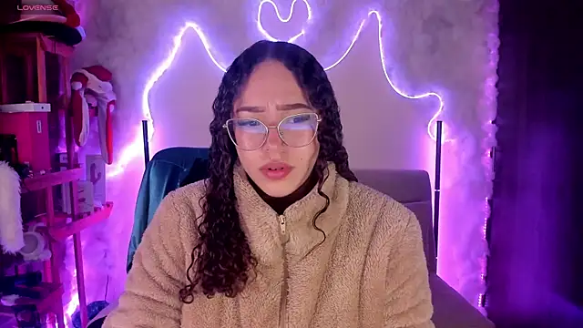 Snapshot of liz_martins1 chatting on August 4, 3:33 am liz martins1 online show from August 4, 3:33 am