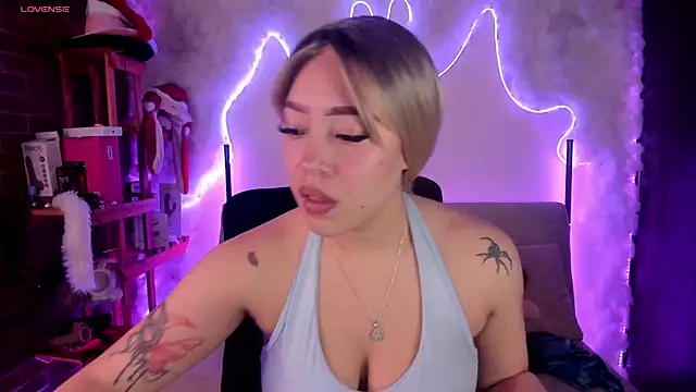 Snapshot of liz_martins1 chatting on July 31, 2:22 am liz martins1 online show from July 31, 2:22 am