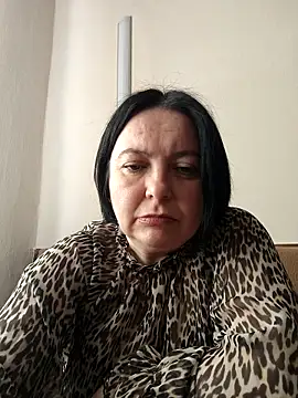 EmmaEmmy40 online show from May 11, 10:38 am