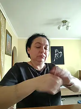 EmmaEmmy40 online show from May 8, 5:33 am