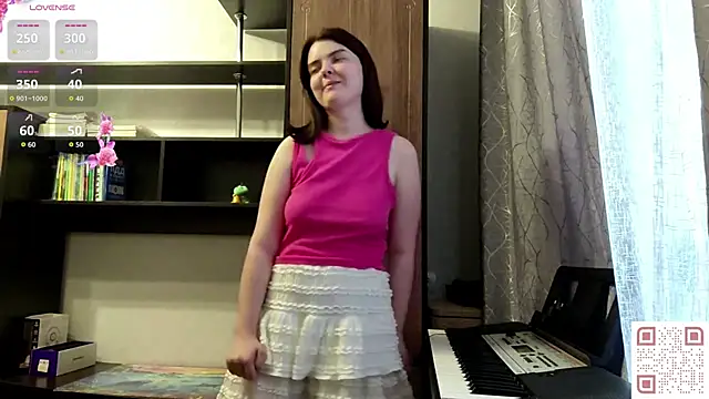 Snapshot of RebelDesiree chatting on June 3, 10:16 am RebelDesiree online show from June 3, 10:16 am