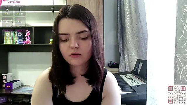 Snapshot of RebelDesiree chatting on June 7, 10:09 am RebelDesiree online show from June 7, 10:09 am