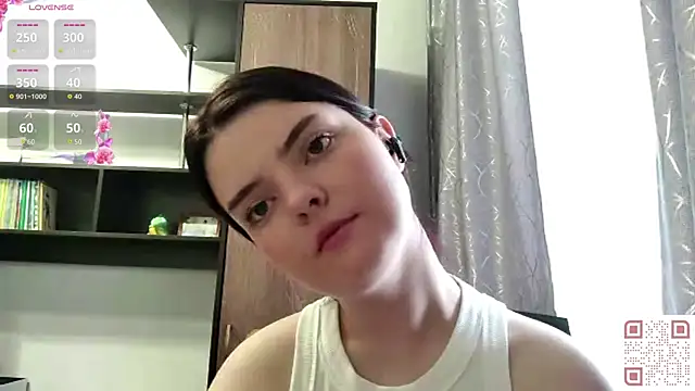 Snapshot of RebelDesiree chatting on June 15, 6:13 am RebelDesiree online show from June 15, 6:13 am