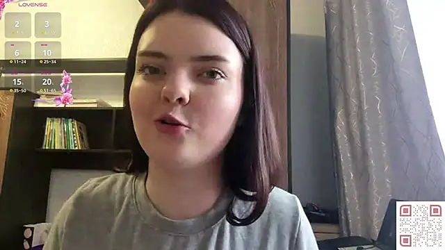 Snapshot of RebelDesiree chatting on June 18, 6:12 am RebelDesiree online show from June 18, 6:12 am
