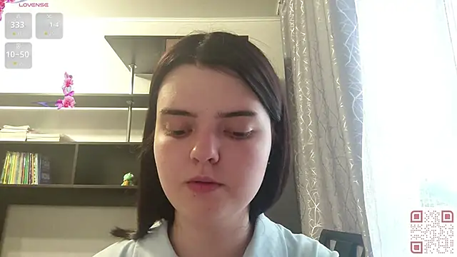 Snapshot of RebelDesiree chatting on June 10, 10:05 am RebelDesiree online show from June 10, 10:05 am