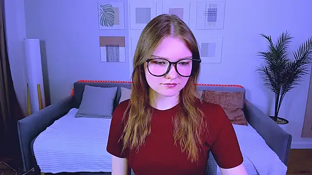 LookEva online show from May 4, 11:24 am
