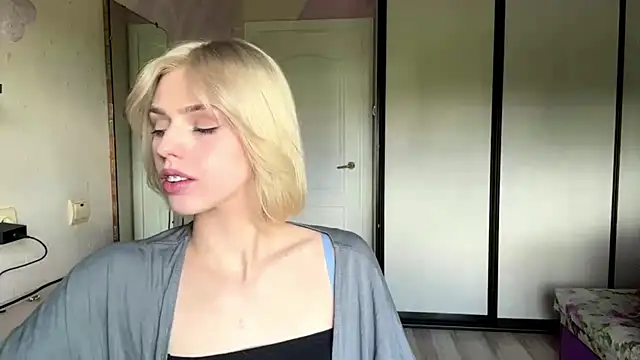 ScarlettRosy online show from June 15, 4:06 pm