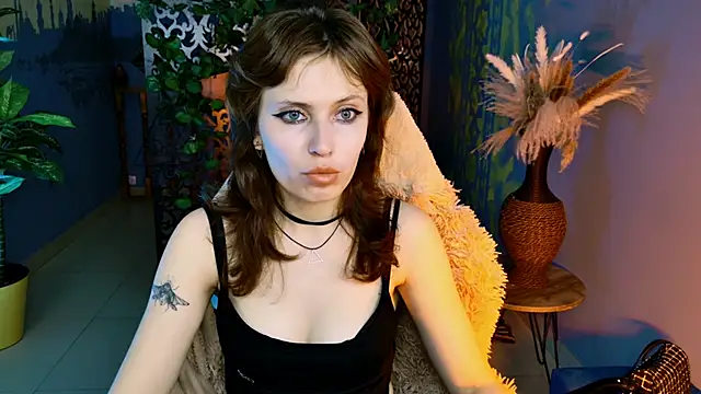 Snapshot of LolaDominara chatting on May 26, 9:29 am LolaDominara online show from May 26, 9:29 am