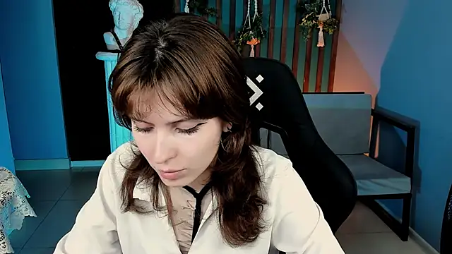 Snapshot of LolaDominara chatting on June 7, 6:18 am LolaDominara online show from June 7, 6:18 am