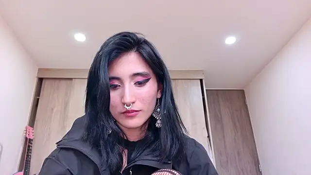Lunapage  online show from June 20, 8:36 pm