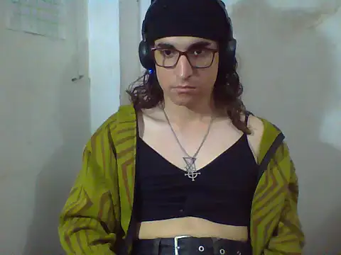 LaCuerva online show from May 15, 4:49 pm