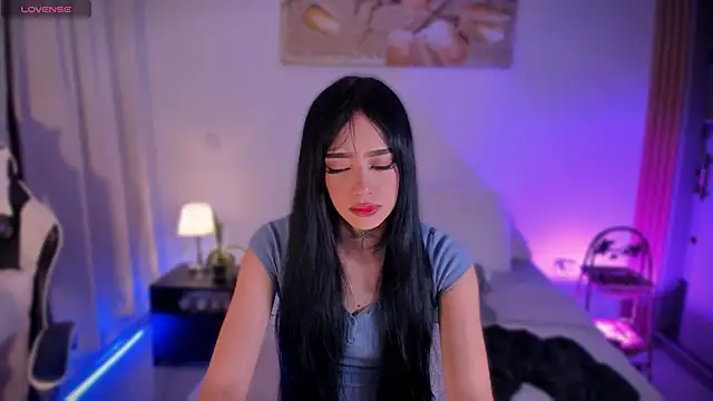 ludovikasallow online show from May 14, 3:42 pm