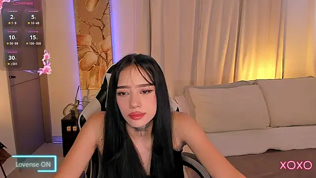 ludovikasallow online show from June 24, 9:34 pm