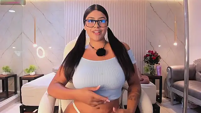 luna taylorss online show from May 28, 11:05 am