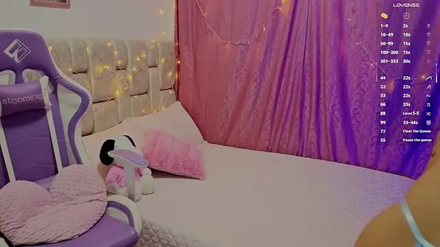 Snapshot of Naomilaurent chatting on May 20, 7:11 pm Naomilaurent online show from May 20, 7:11 pm